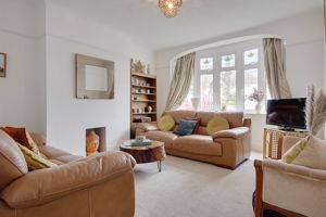 Lounge- click for photo gallery